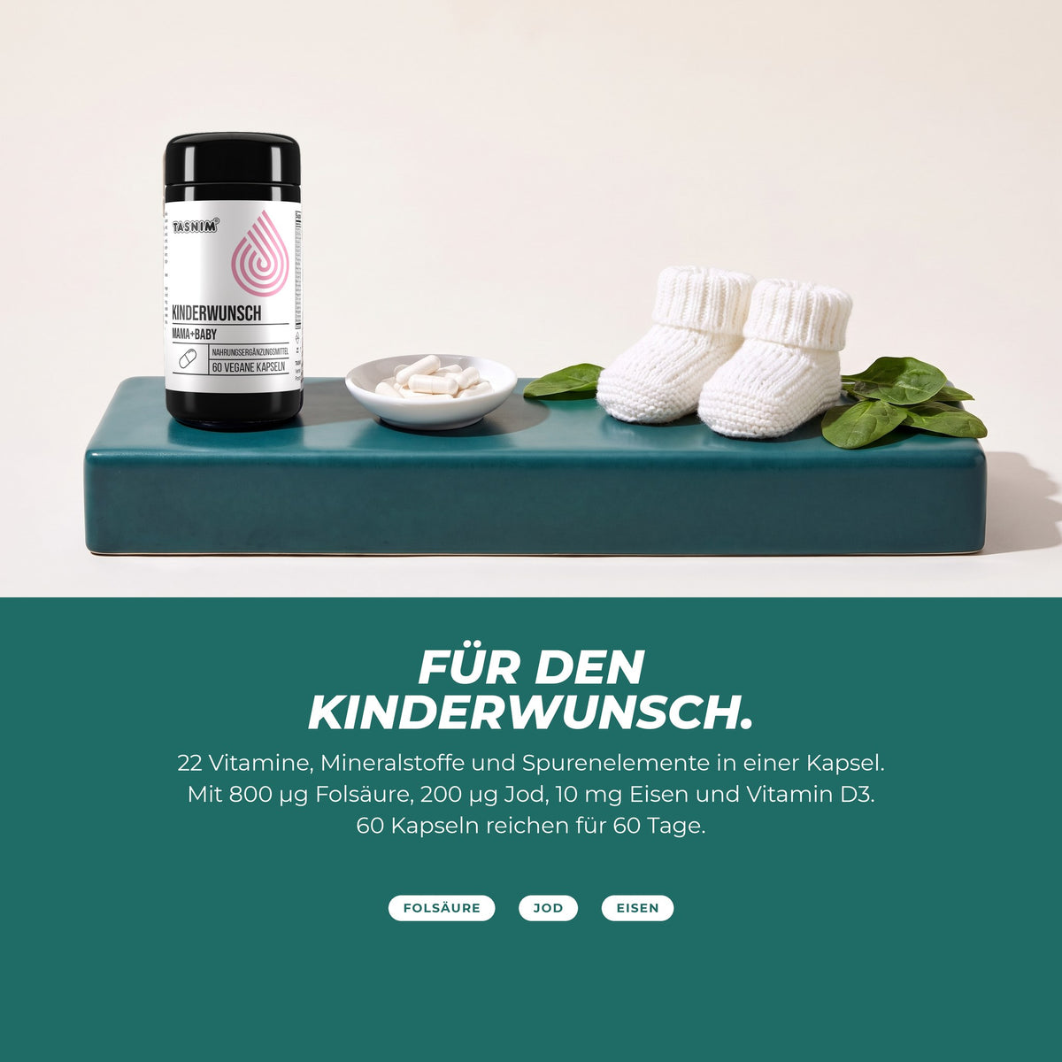 Für den Kinderwunsch: Dose mit Kapseln, gestrickten Babyschuhen und Spinat – 22 Nährstoffe mit Folsäure, Jod, Eisen und Vitamin D3